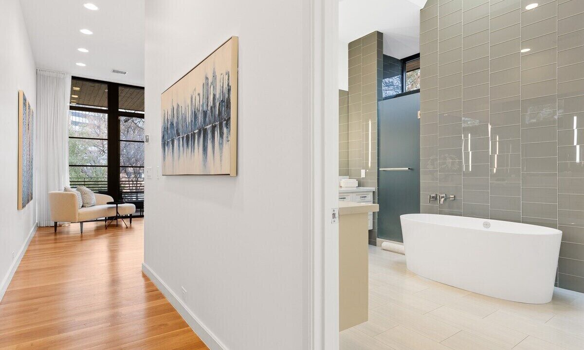 Photo of Bathroom in Oak Lawn