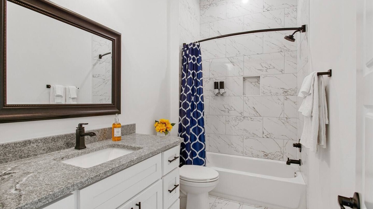 Photo of Bathroom in Tulane - Gravier