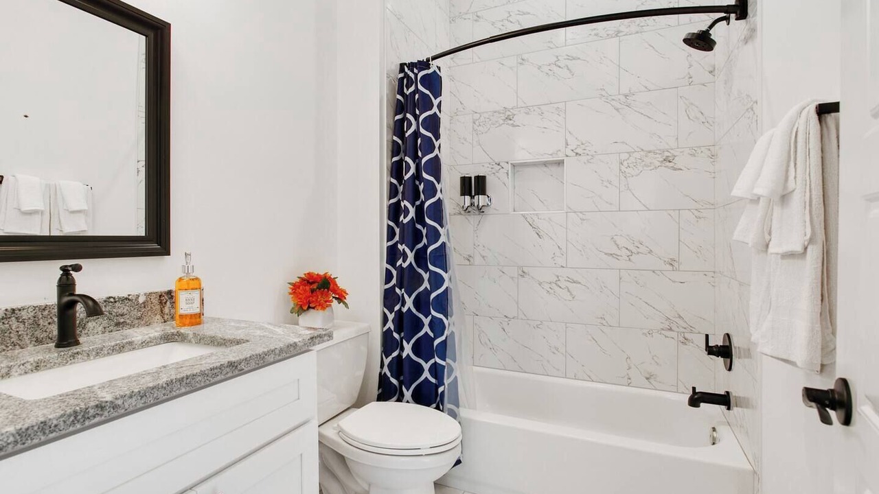 Photo of Bathroom in Tulane - Gravier