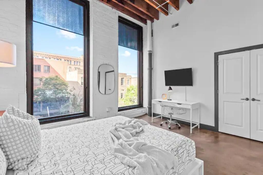 Photo of Bedroom in Downtown St. Louis