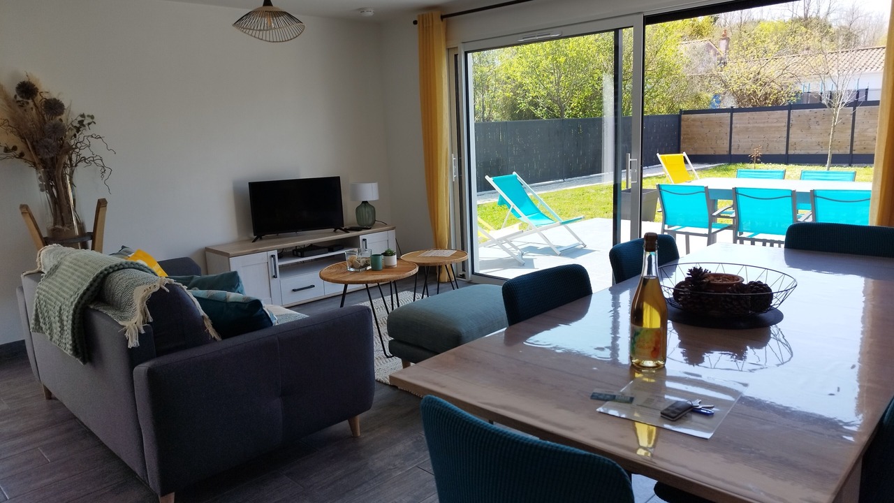 Photo of Livingroom in Le Grand-Village-Plage