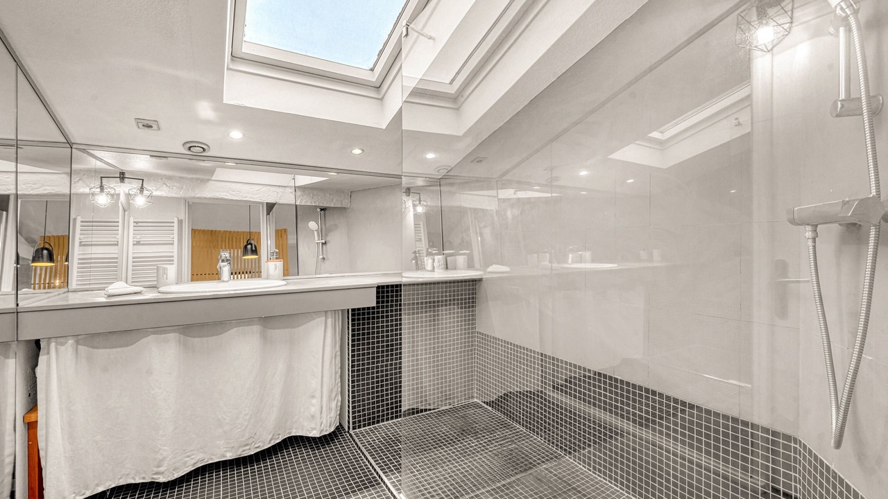 Photo of Bathroom in Saint - Aubin - Dupuy