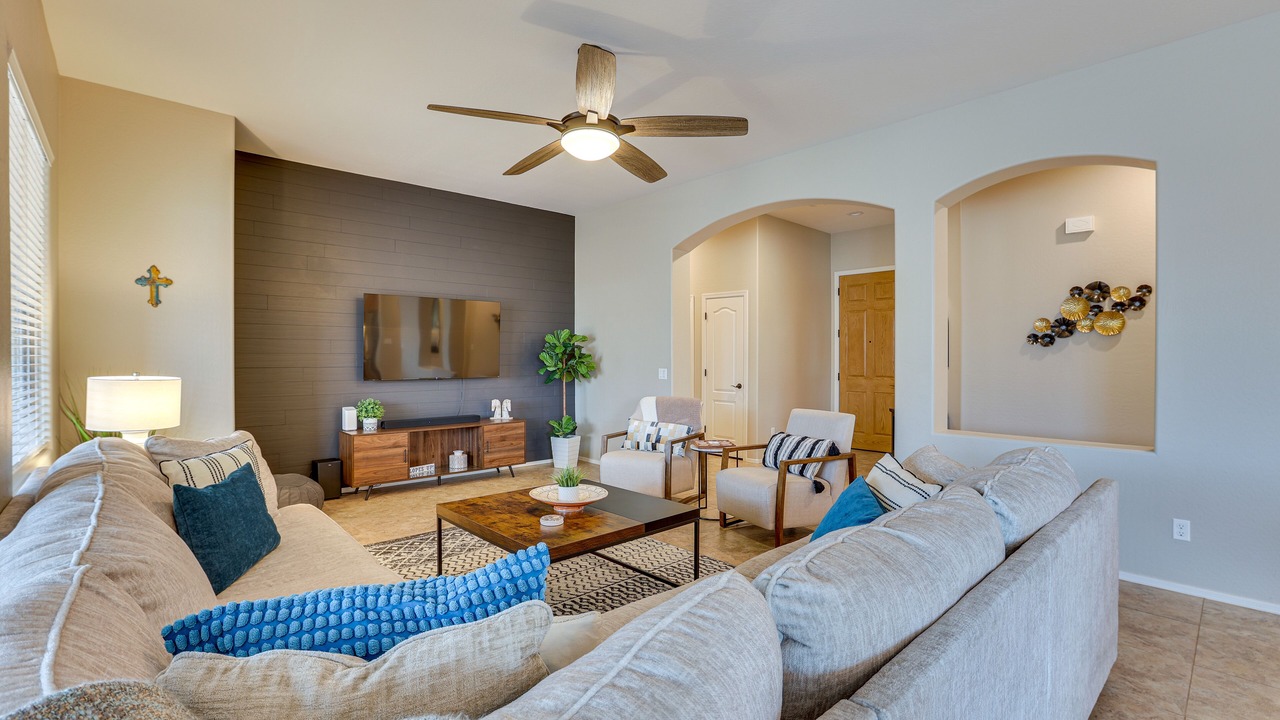 Photo of Livingroom in Canyon Trails