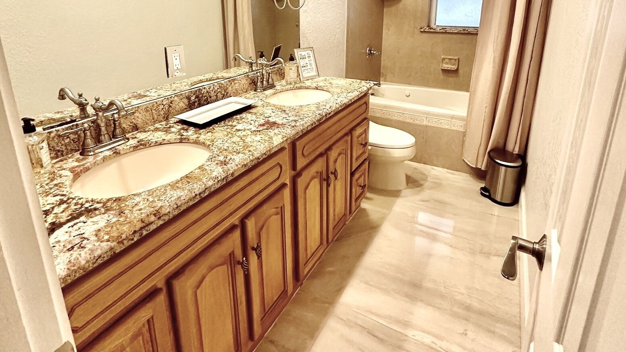 Photo of Bathroom in Green Meadow