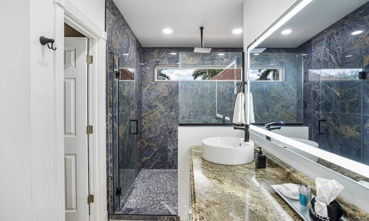 Photo of Bathroom in Green Meadow