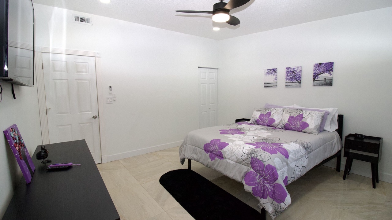 Photo of Bedroom in Green Meadow