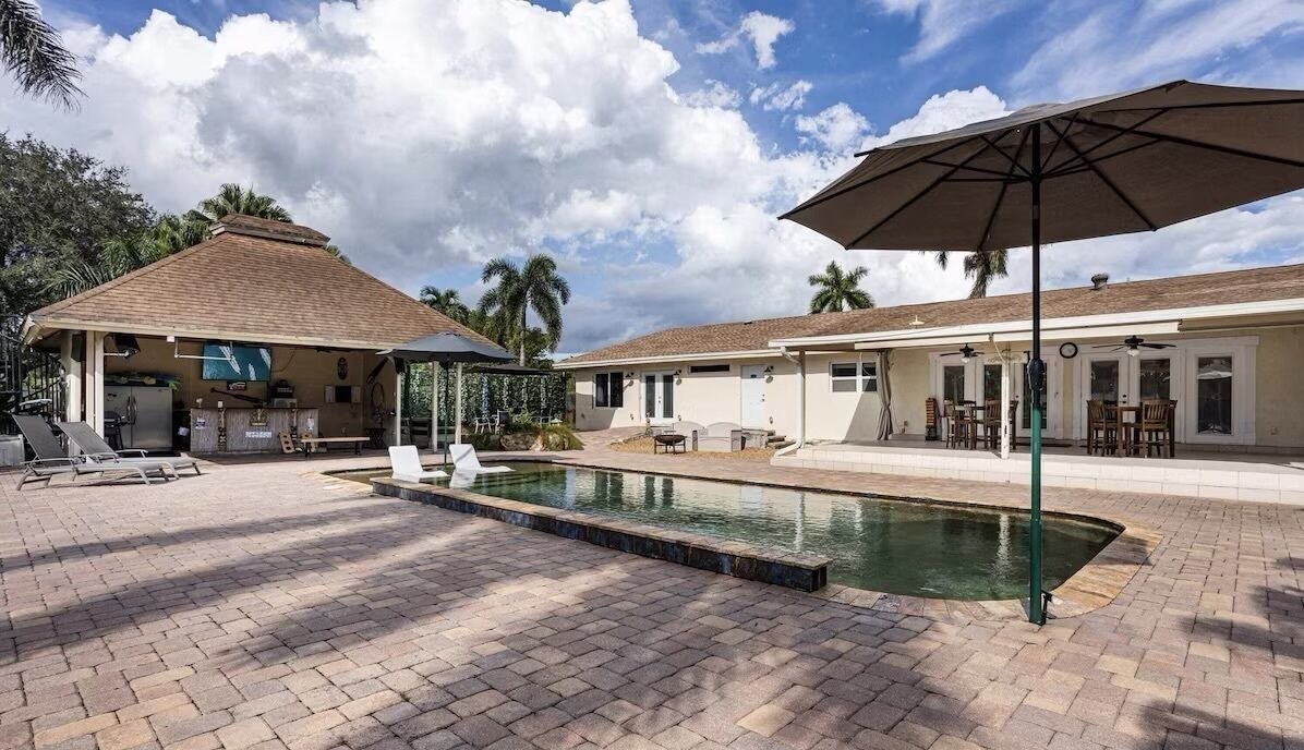 Photo of Outdoor in Green Meadow