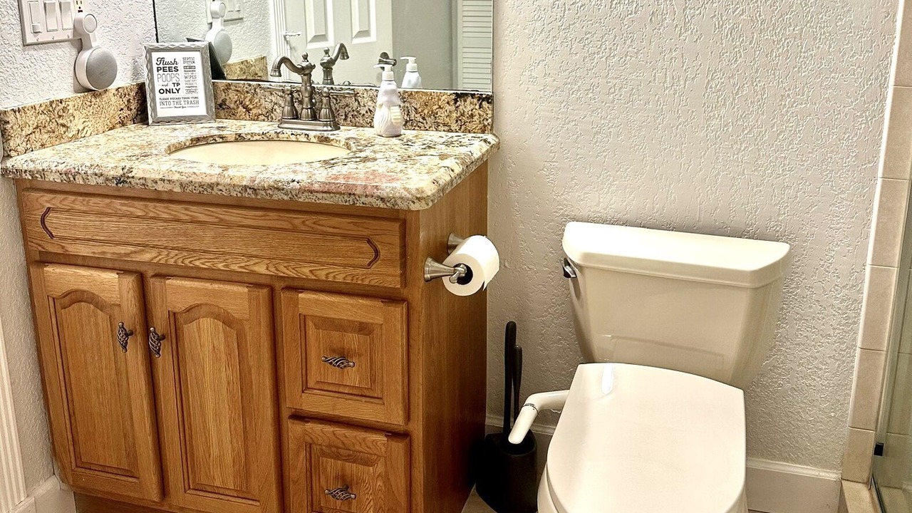 Photo of Bathroom in Green Meadow