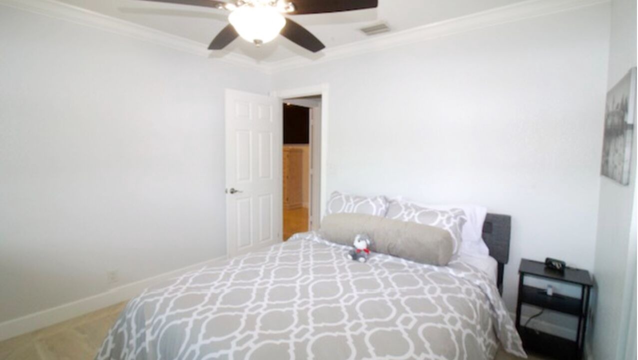 Photo of Bedroom in Green Meadow