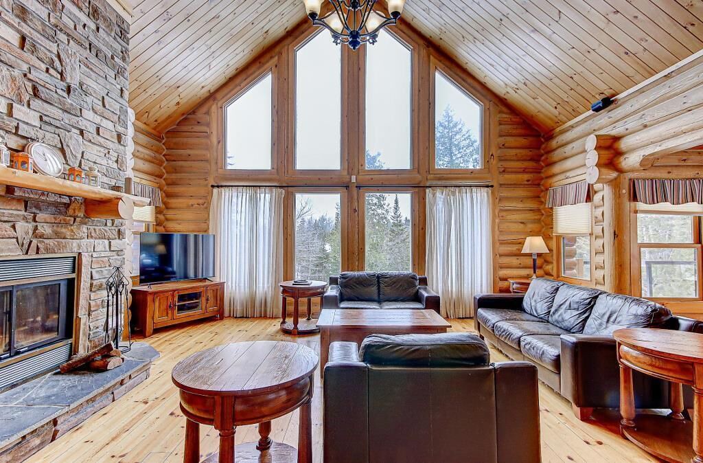 Photo of Bedroom in Fiddler Lake Resort