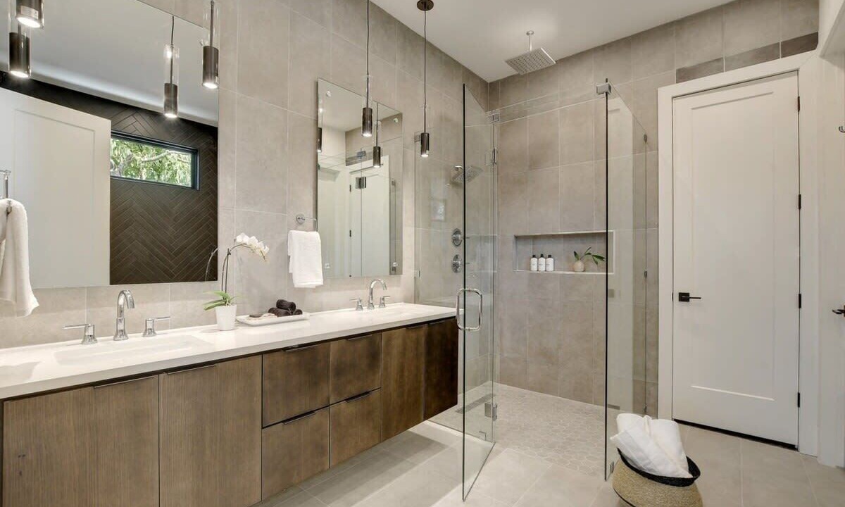 Photo of Bathroom in Montopolis