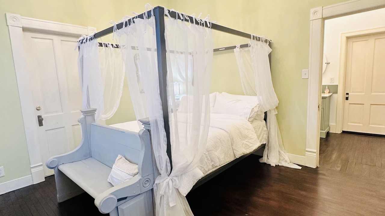 Photo of Bedroom in Leavenworth