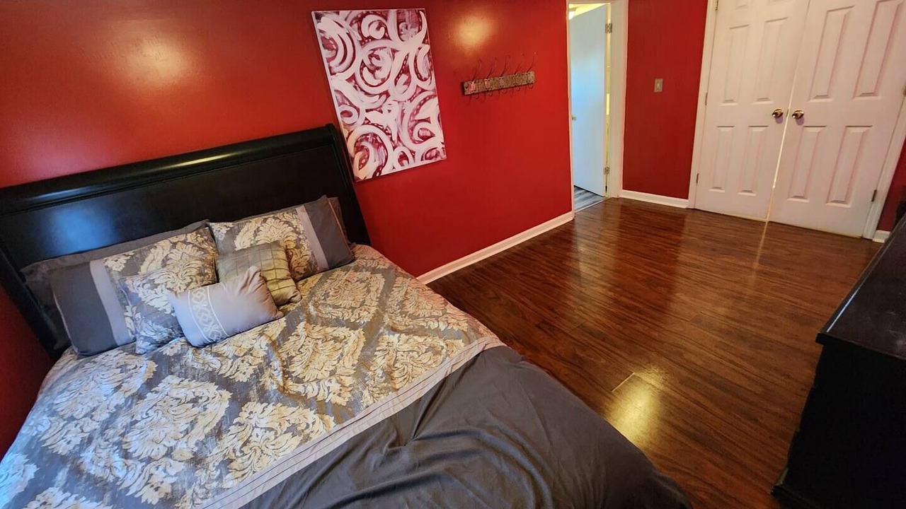 Photo of Bedroom in Lawrenceburg