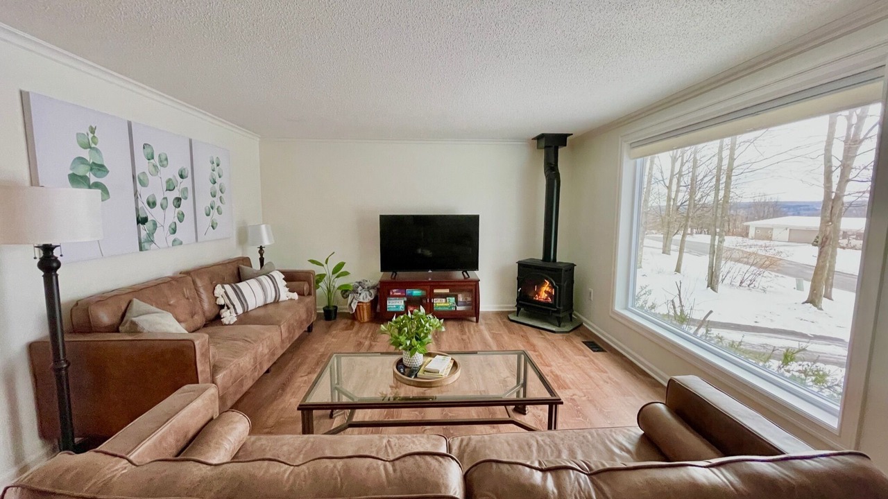 Photo of Livingroom in East Jordan