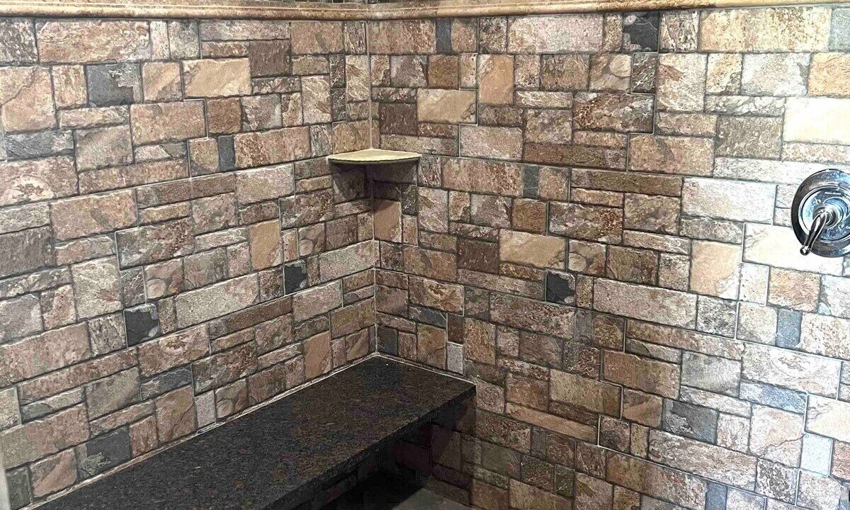 Photo of Bathroom in Gober