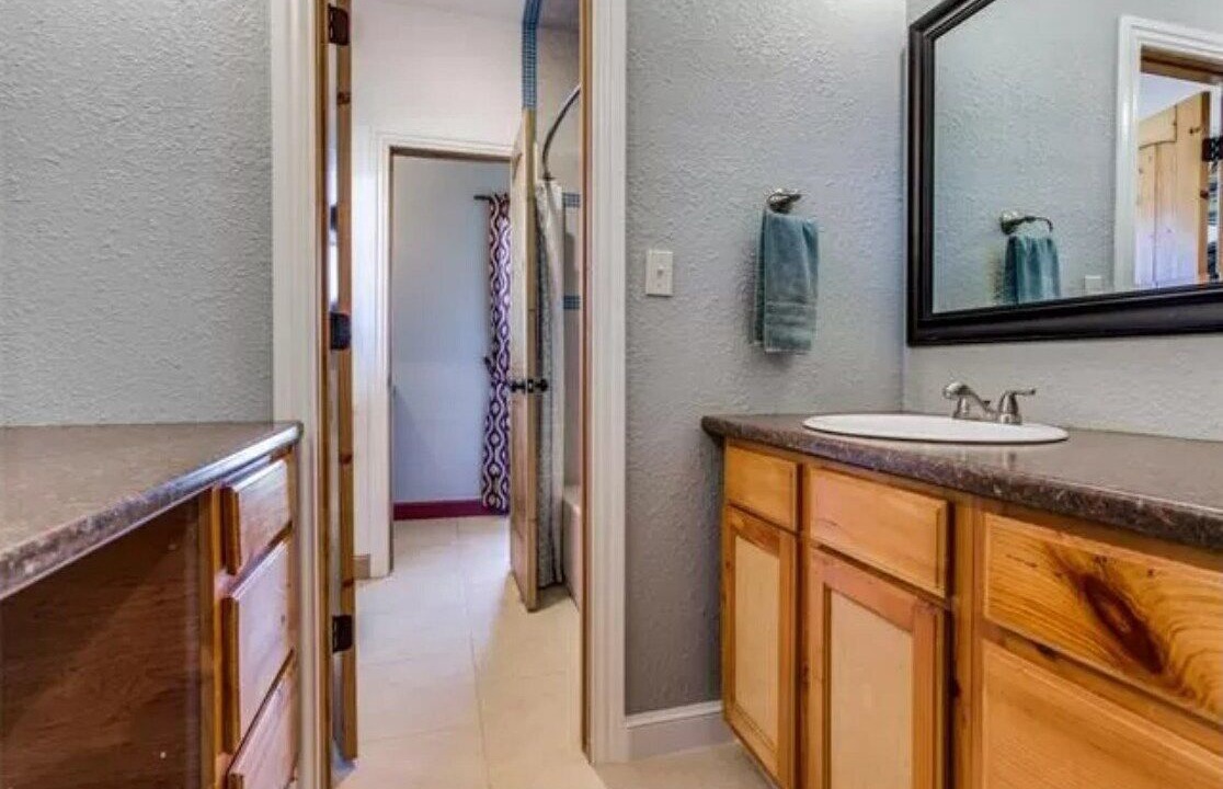 Photo of Bathroom in Gober