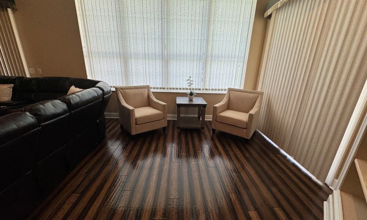 Photo of Livingroom in Candler