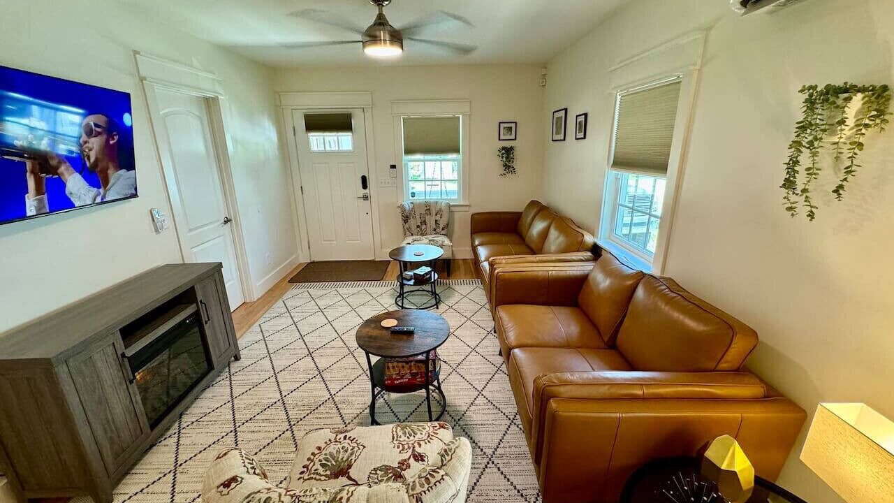 Photo of Livingroom in Uptown