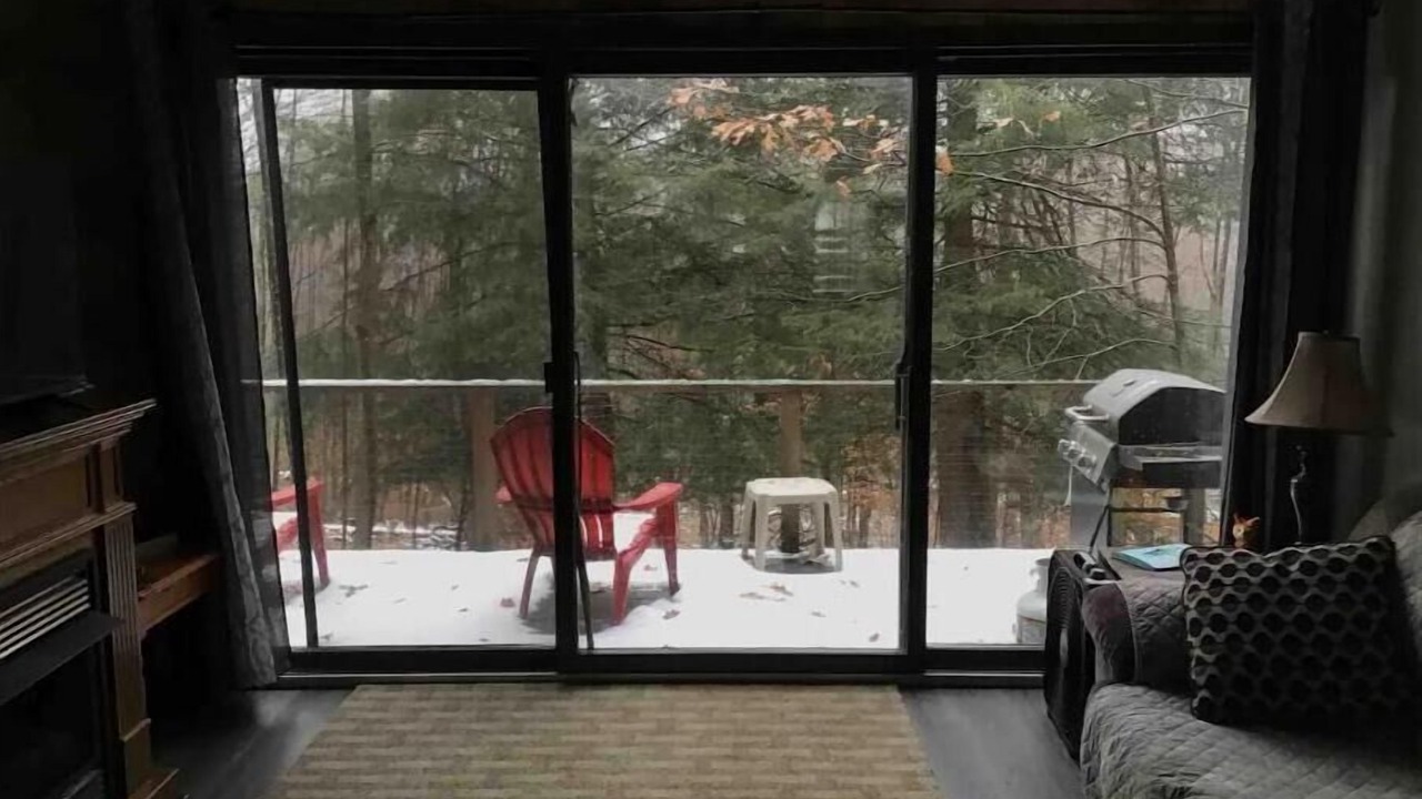 Photo of Livingroom in Russell