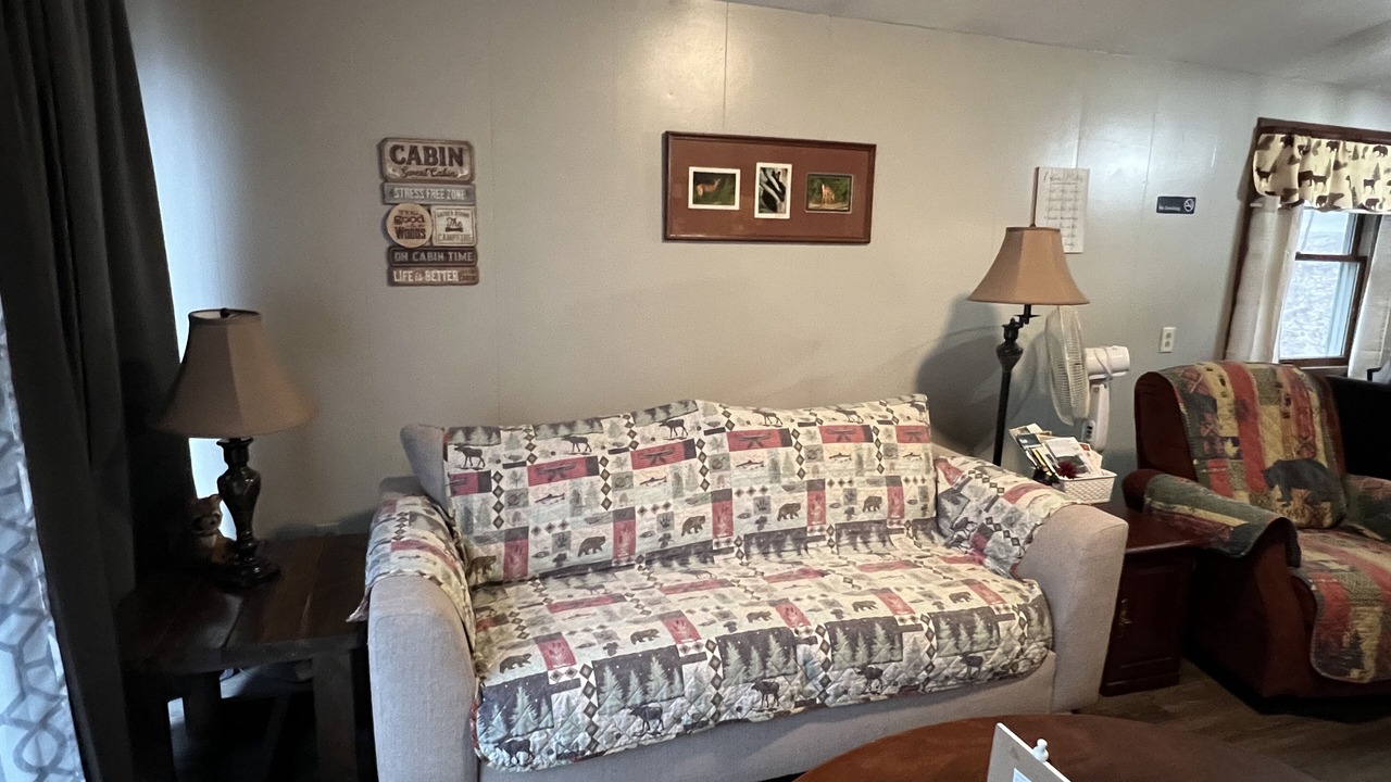 Photo of Livingroom in Russell