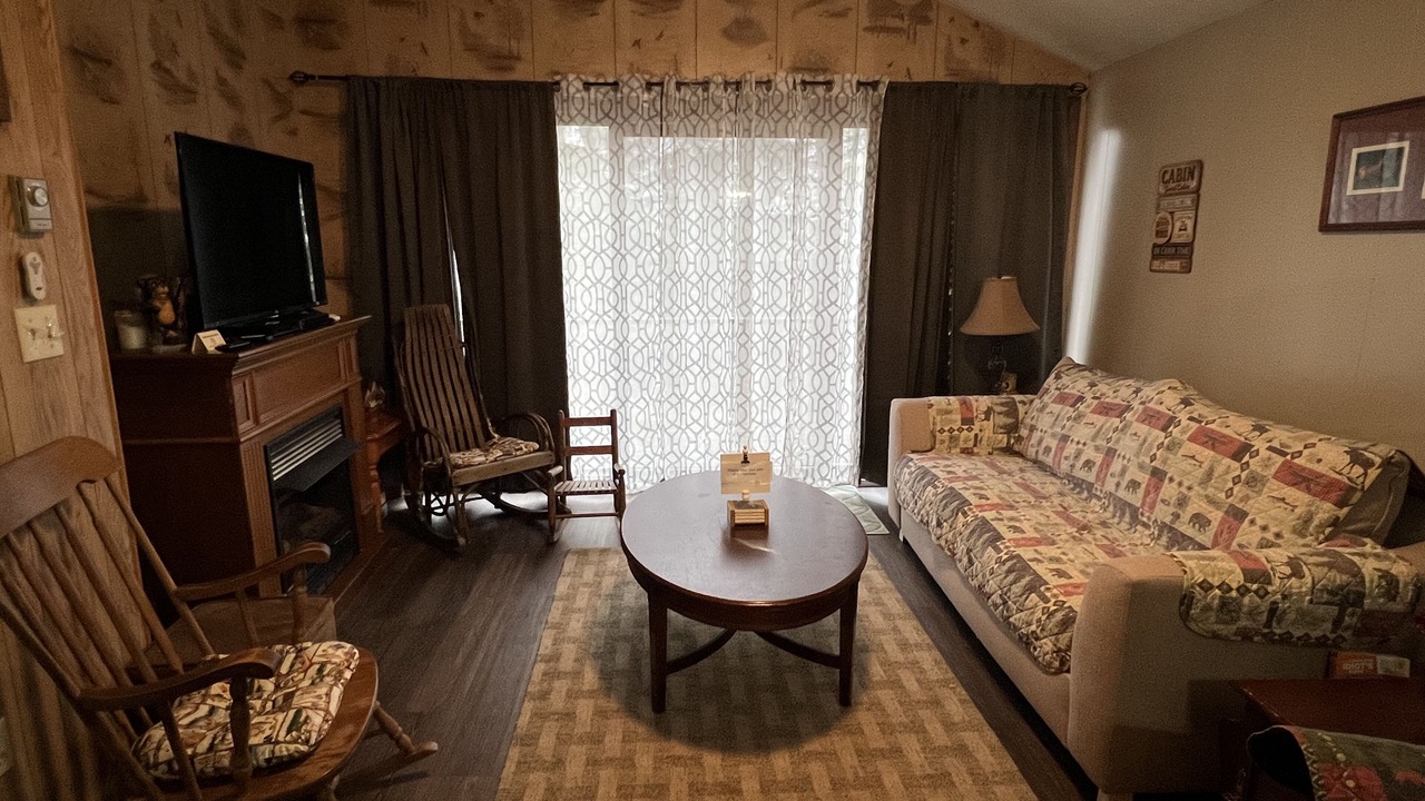 Photo of Livingroom in Russell