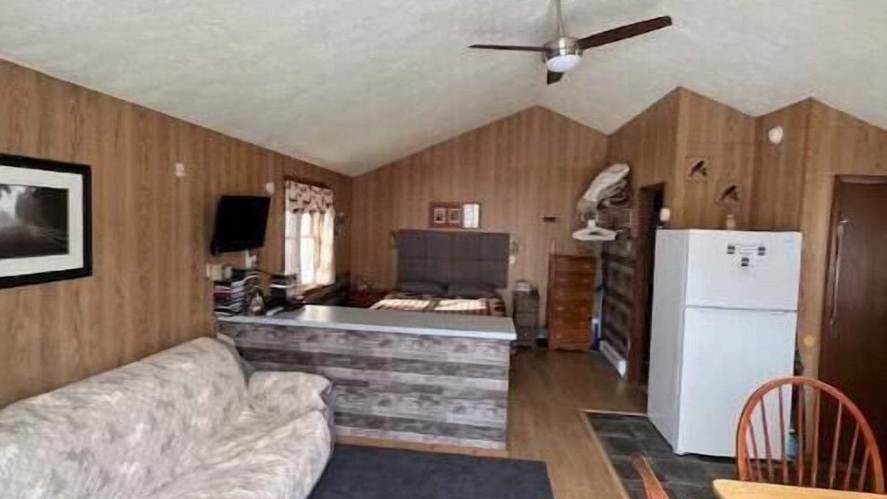 Photo of Livingroom in Russell