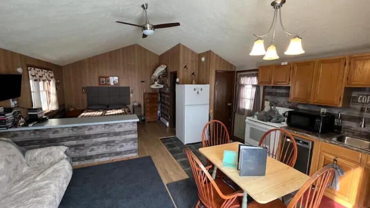 Photo of Livingroom in Russell