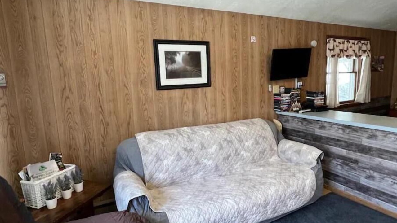 Photo of Livingroom in Russell