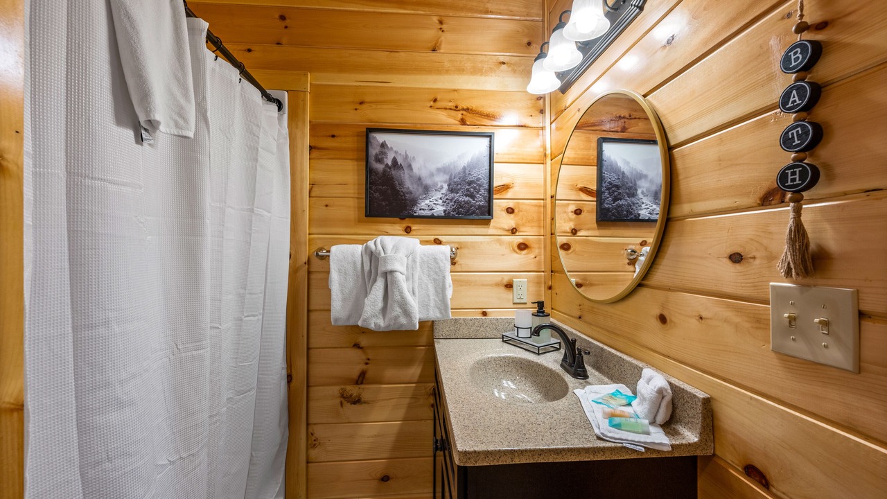 Photo of Bathroom in Pigeon Forge