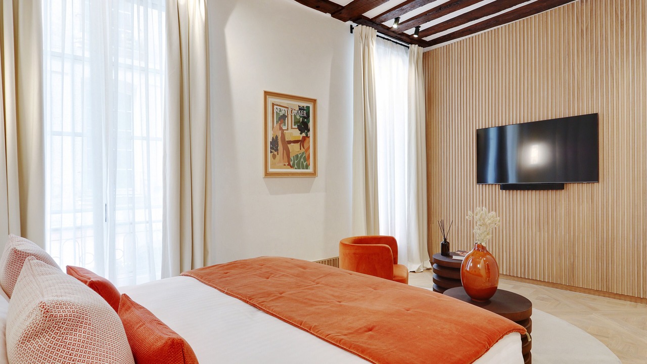 Photo of Bedroom in 6th Arrondissement