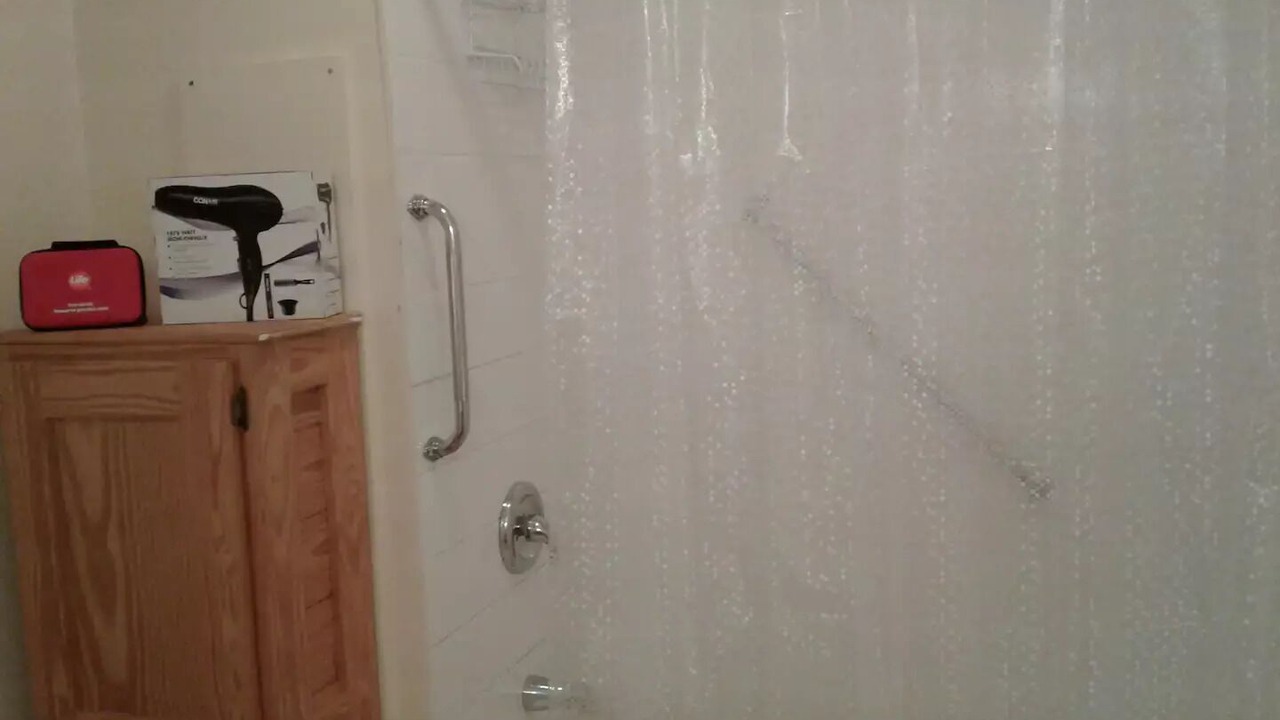 Photo of Bathroom in Stoney Creek