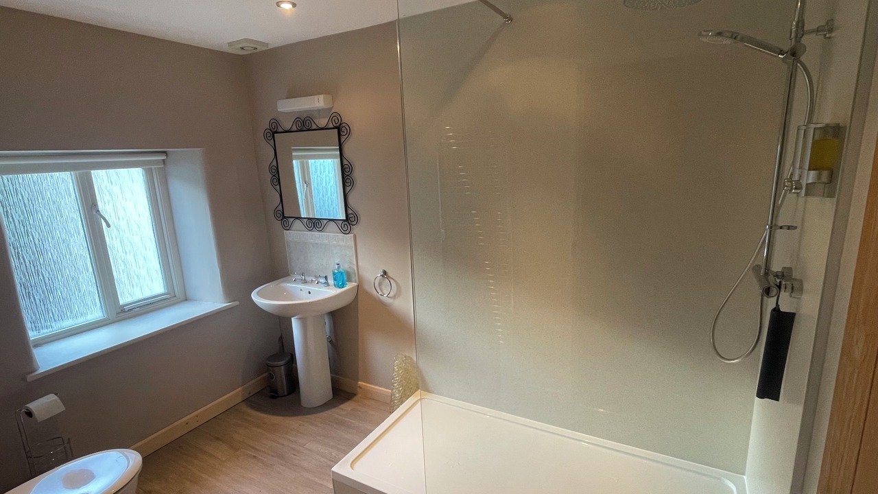 Photo of Bathroom in Axmouth