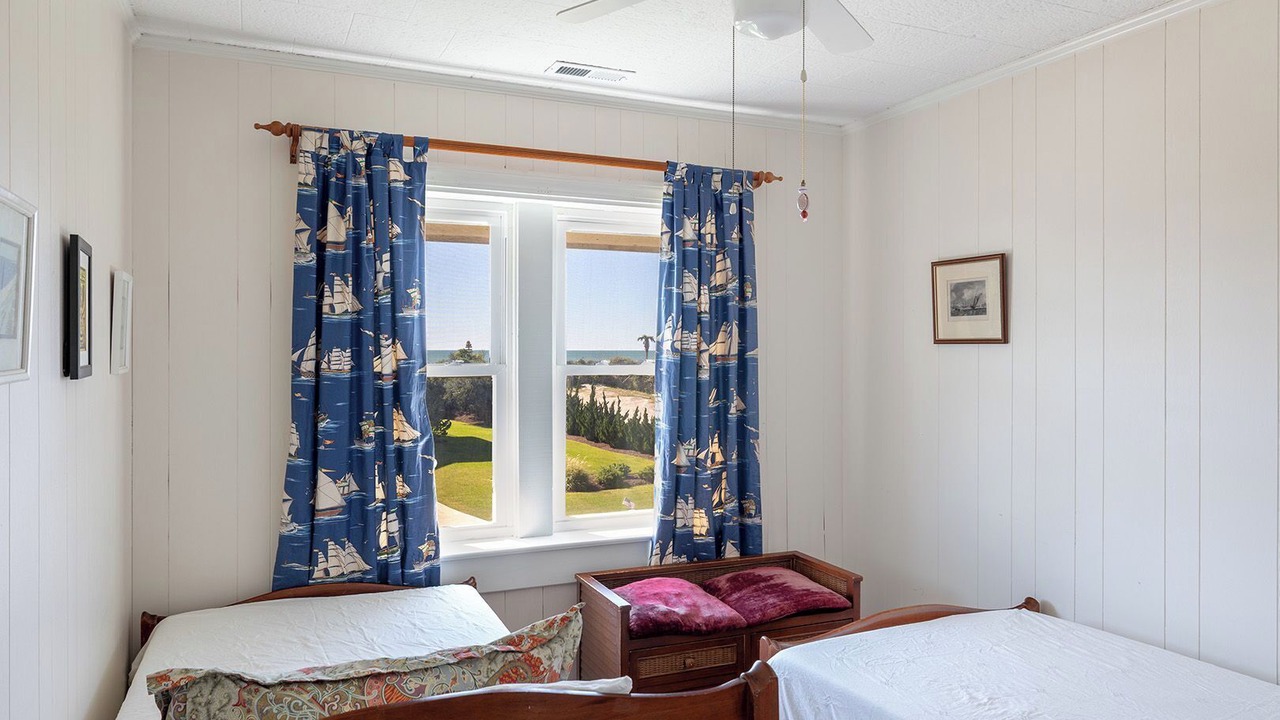 Photo of Bedroom in Pine Knoll Shores