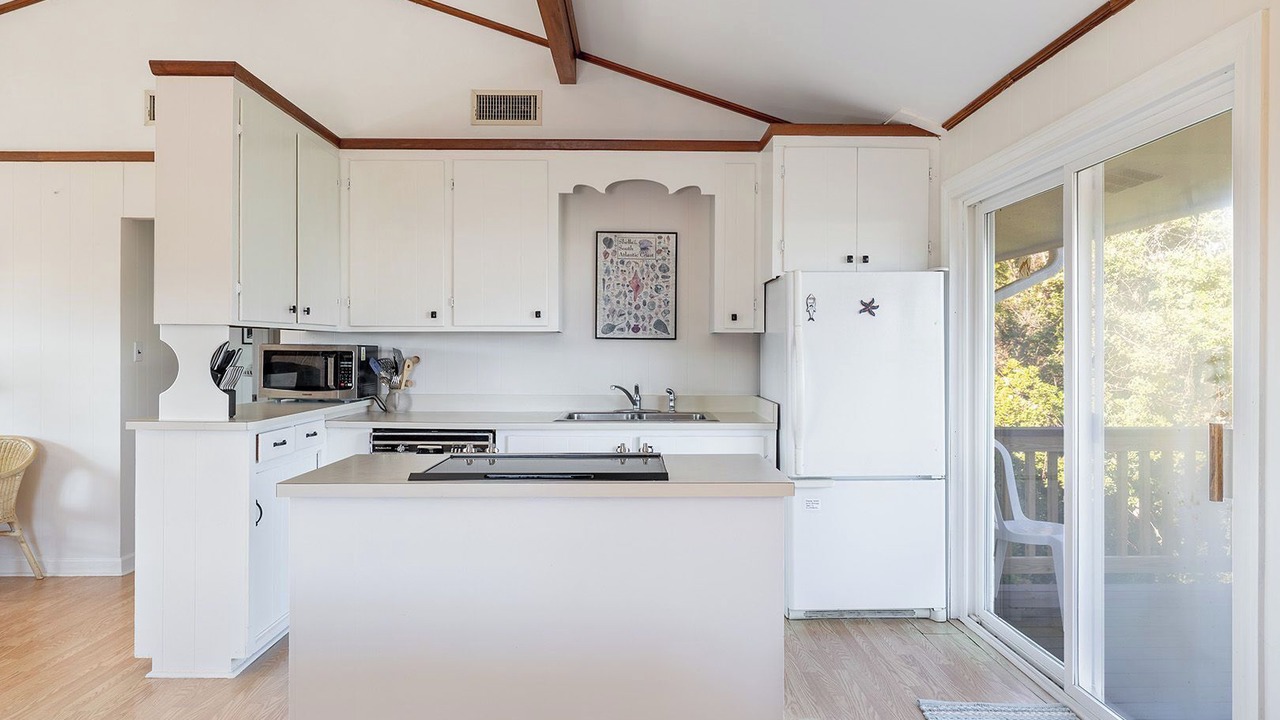 Photo of Kitchen in Pine Knoll Shores
