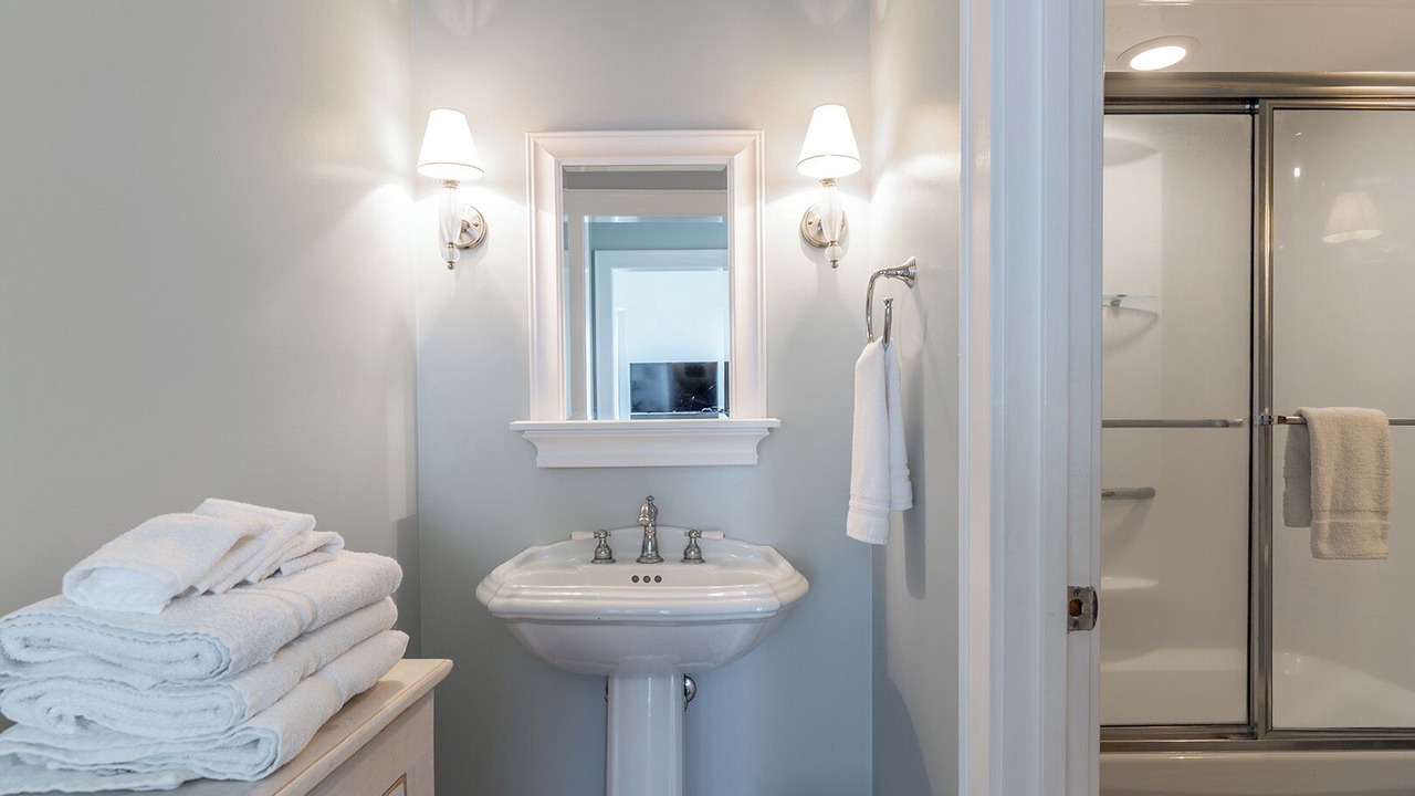 Photo of Bathroom in Emerald Isle