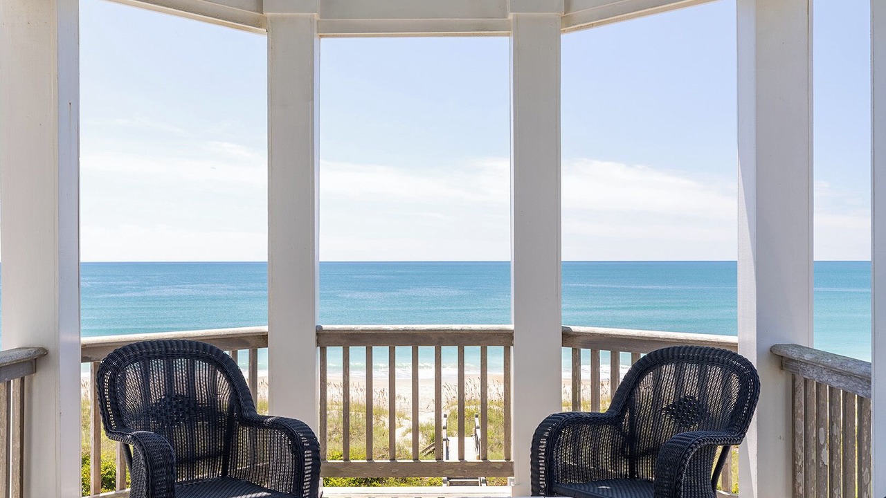Photo of Patio Balcony in Emerald Isle