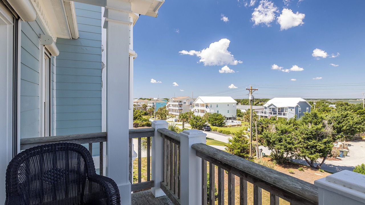 Photo of Patio Balcony in Emerald Isle