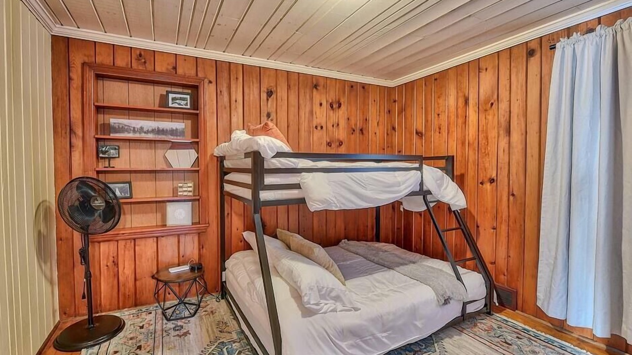 Photo of Bedroom in Newberry