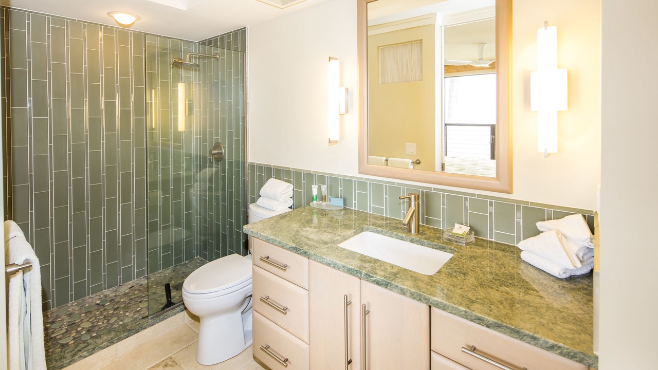 Photo of Bathroom in Poipu