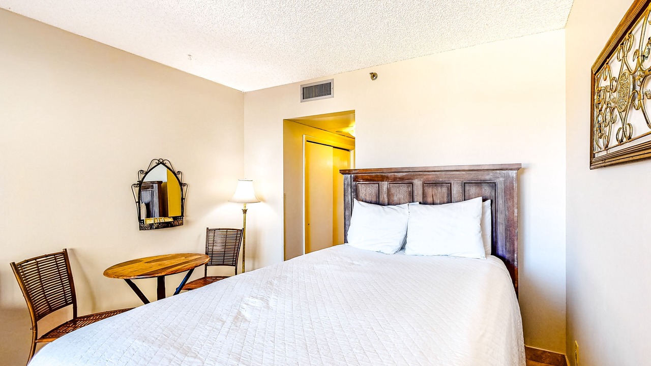 Photo of Bedroom in Miramar Beach