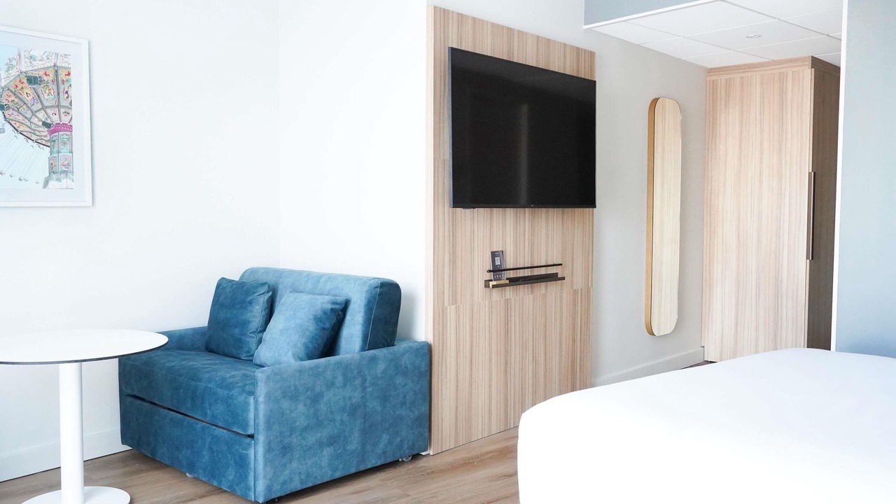 Photo of Bedroom in Republique–Point-du-Jour