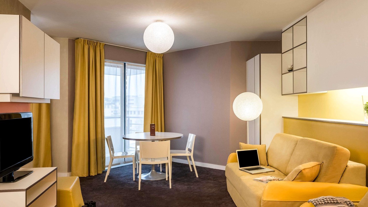 Photo of Bedroom in Republique–Point-du-Jour
