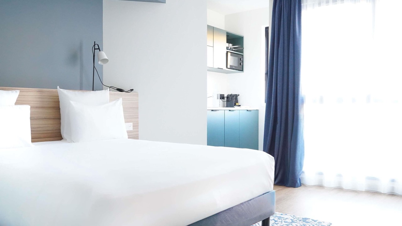 Photo of Bedroom in Republique–Point-du-Jour