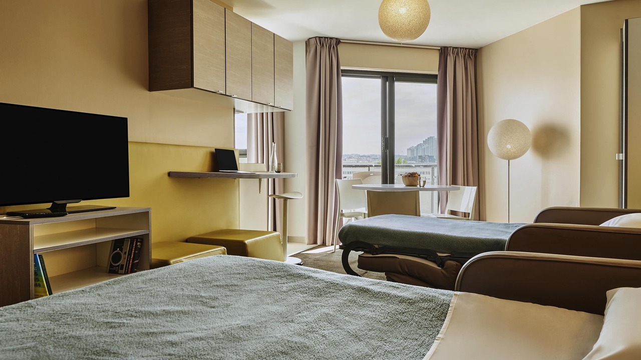 Photo of Bedroom in Republique–Point-du-Jour