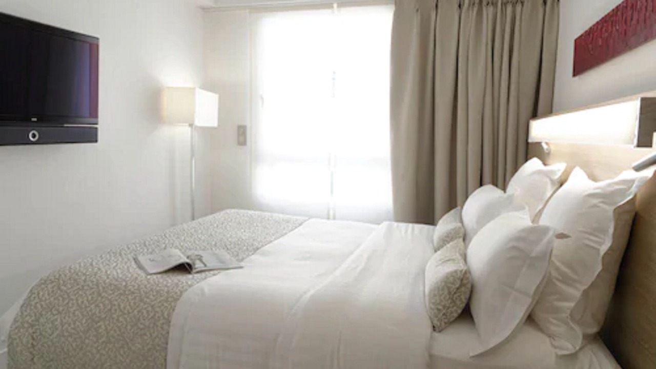 Photo of Bedroom in Chaillot