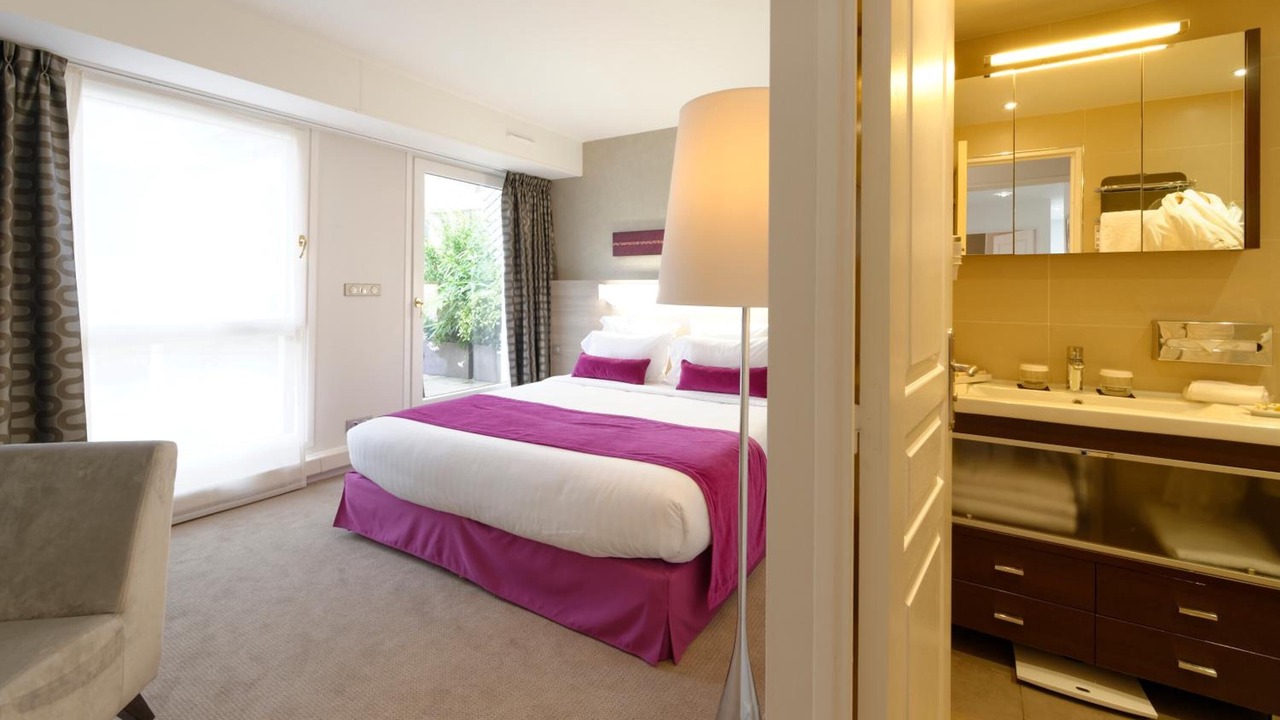 Photo of Bedroom in Chaillot