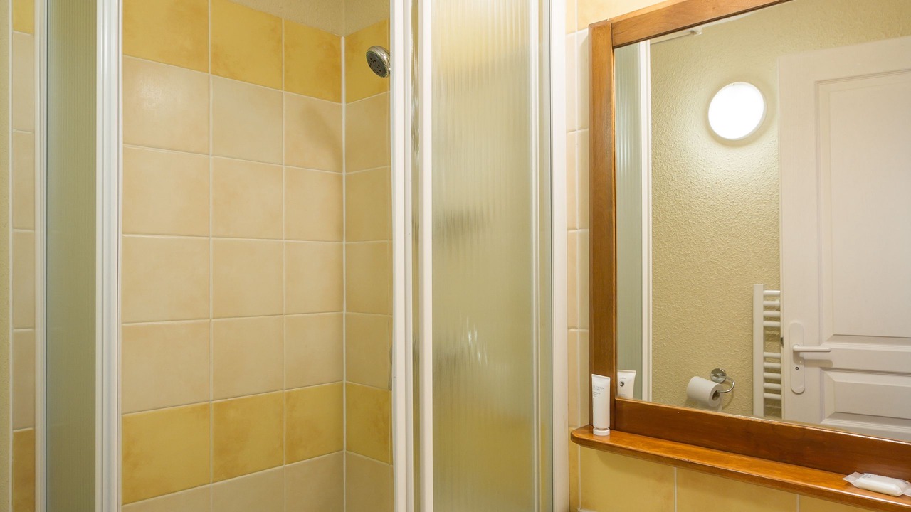 Photo of Bathroom in Pyrenees 2000