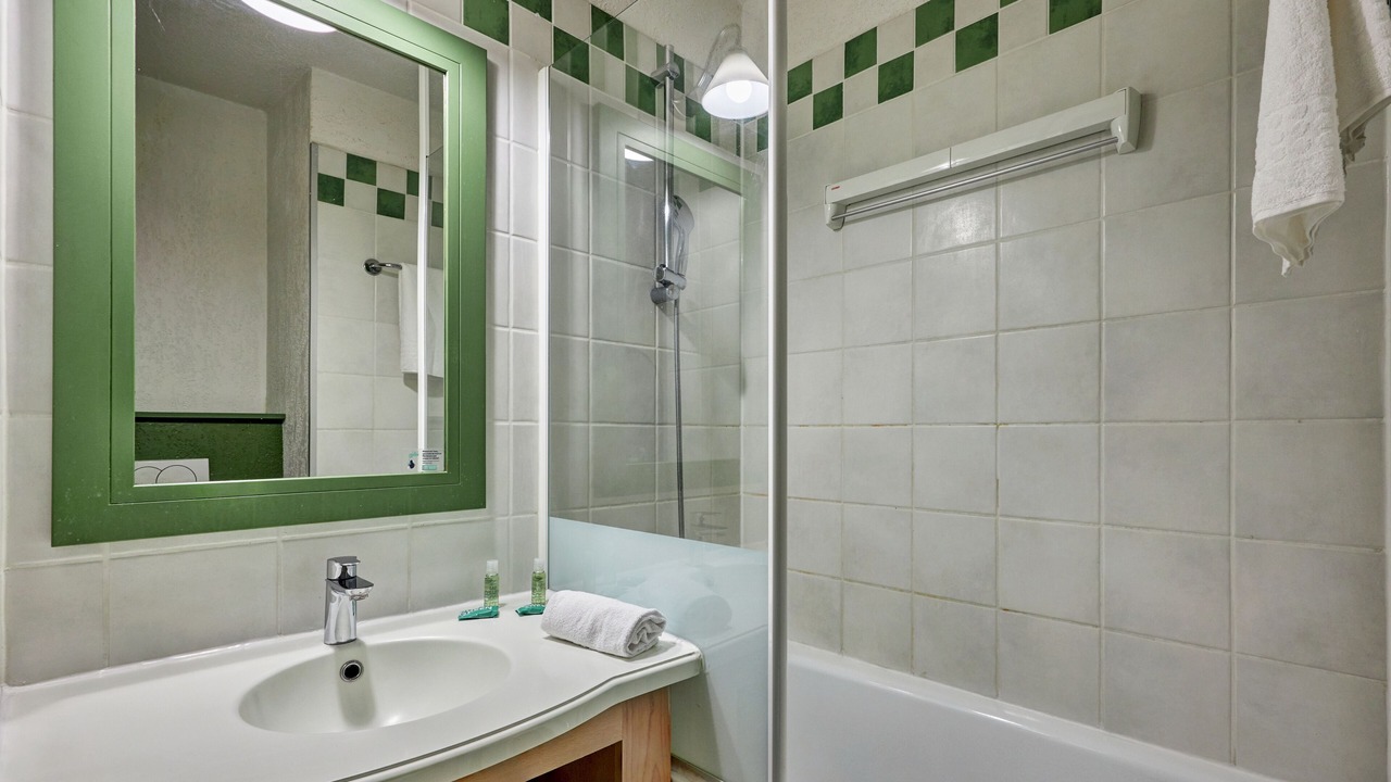 Photo of Bathroom in Deauville City Centre