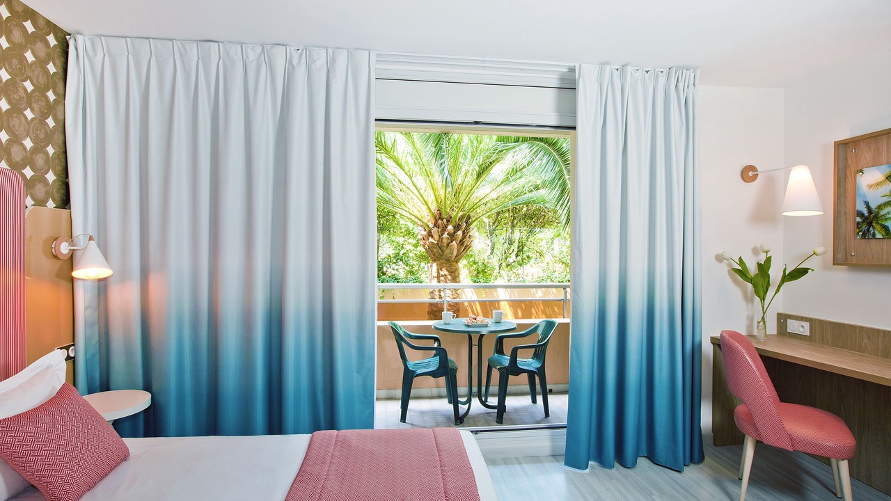 Photo of Bedroom in Les Baumettes