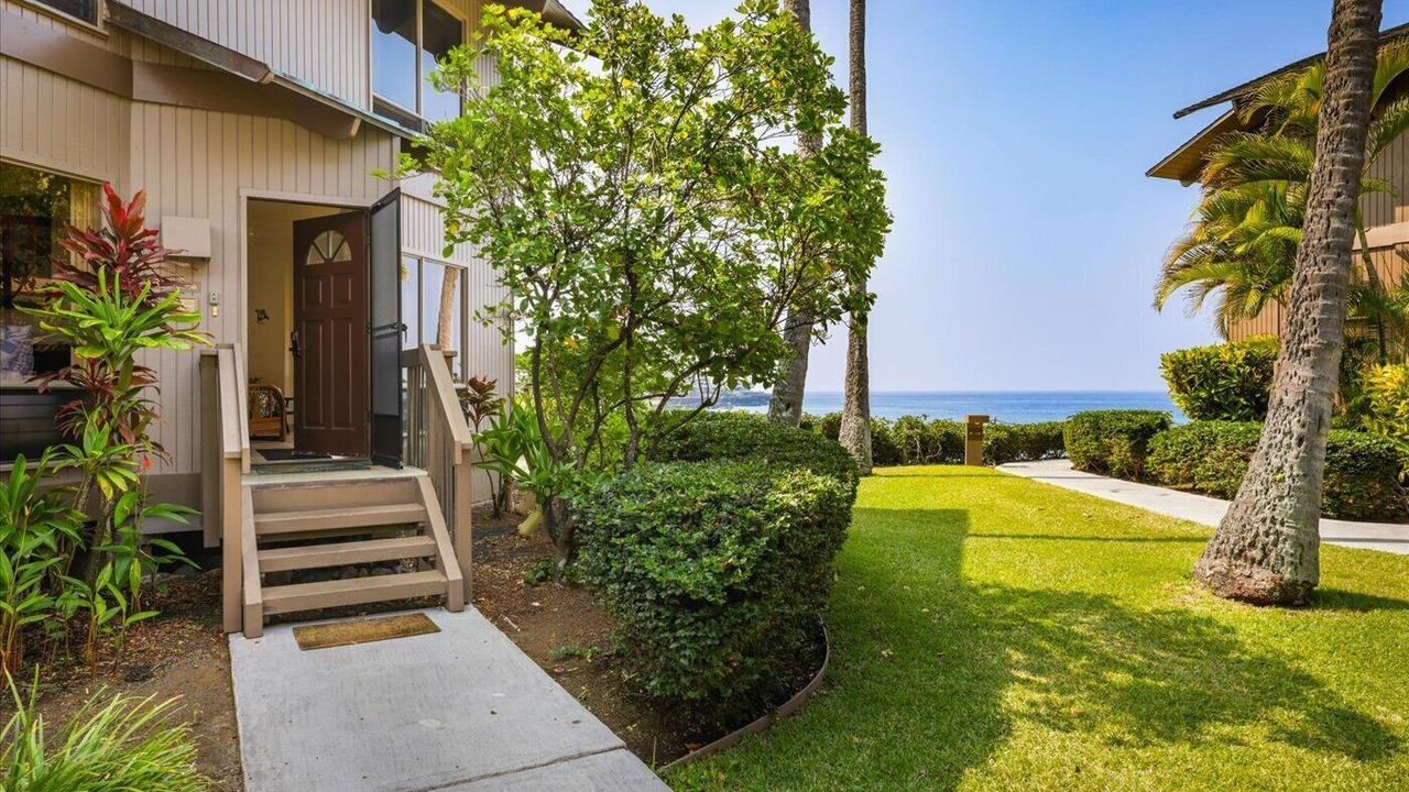 Photo of Livingroom in Keauhou